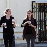 Jennifer Garner stops at Starbucks on her way to a hospital | Picture 93745